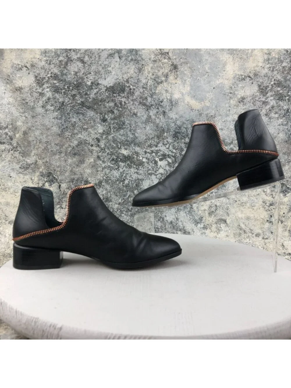 Halogen Women's Size 6.5M Piper Black Leather Zipper Detail Cutout Ankle Booties